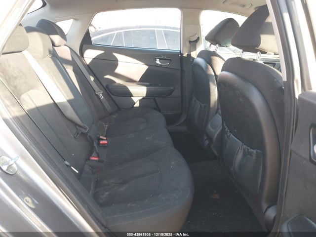 5XXGT4L37JG273469 KIA Optima Lx