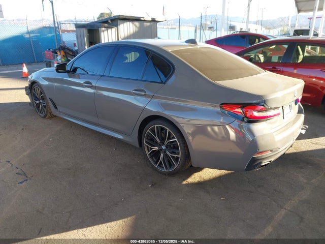 2021 BMW 540I WBA53BJ0XMWW89424 Photo 2