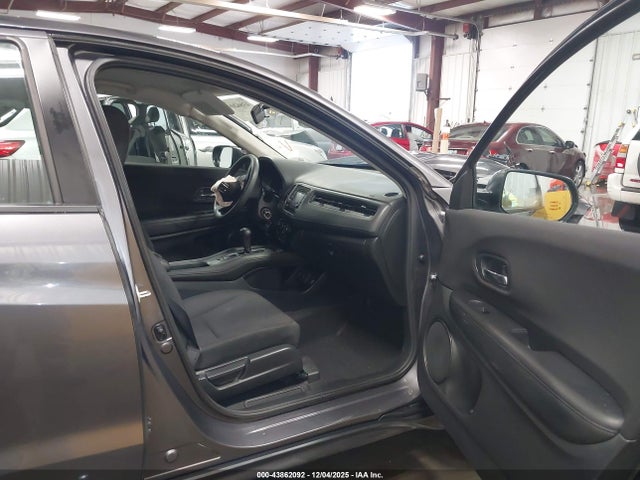 3CZRU6H35JG722312 Honda HR-V LX