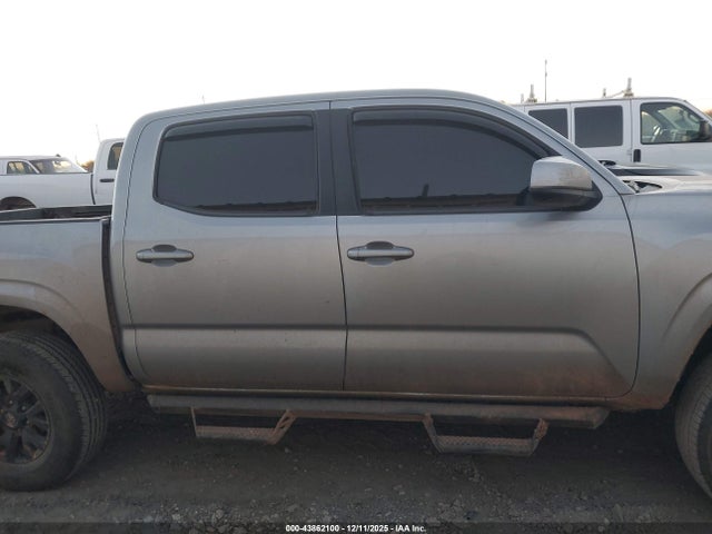 5TFAX5GN0KX143877 Toyota Tacoma Sr