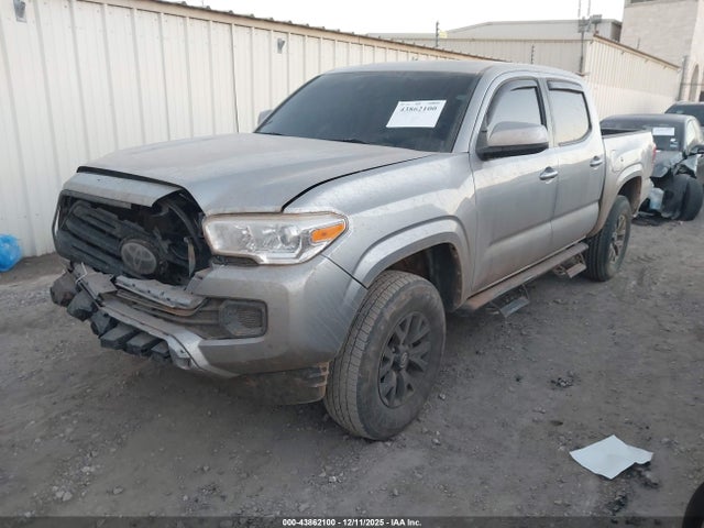 5TFAX5GN0KX143877 Toyota Tacoma Sr