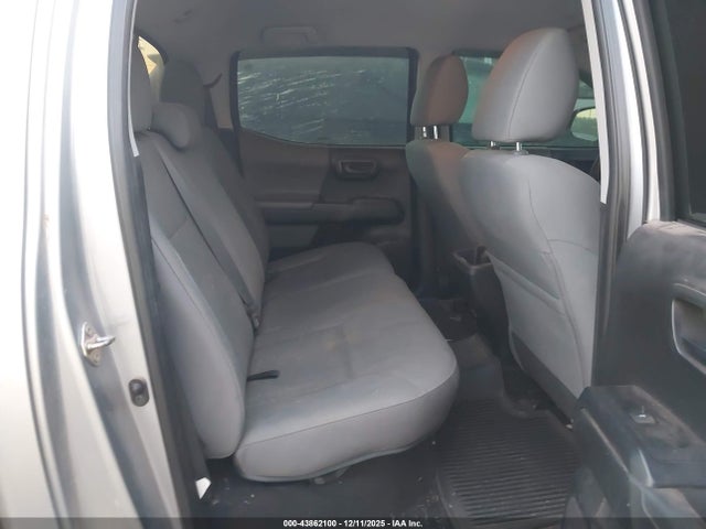 5TFAX5GN0KX143877 Toyota Tacoma Sr