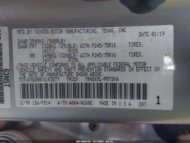 5TFAX5GN0KX143877 Toyota Tacoma Sr