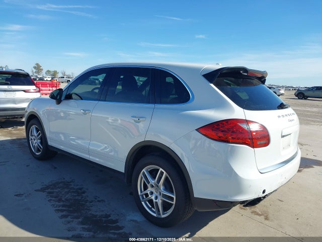2012 PORSCHE CAYENNE WP1AA2A22CLA11855 Photo 2