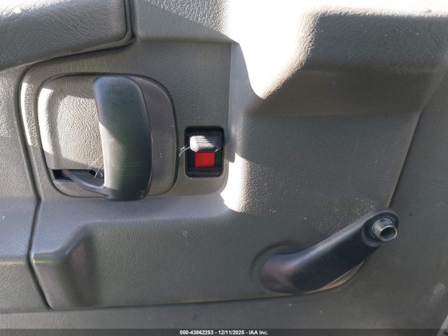 1GB3G2CG1F1122368 Chevrolet Express Cutaway 3500
