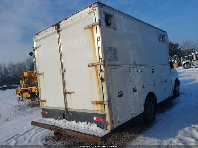 1GB3G2CG1F1122368 Chevrolet Express Cutaway 3500