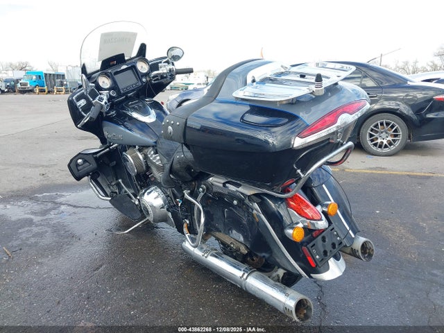 2021 INDIAN MOTORCYCLE CO. ROADMASTER 56KTRABB3M3397158 Photo 2