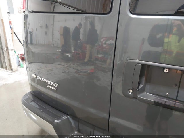 1GAZGPFF7G1313938 Chevrolet Express 3500 Lt
