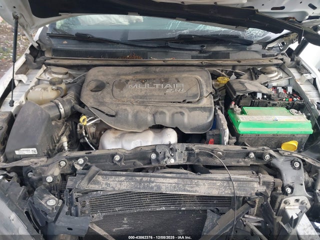 Chrysler 200 Limited 2015 1C3CCCAB1FN688449 Image 10