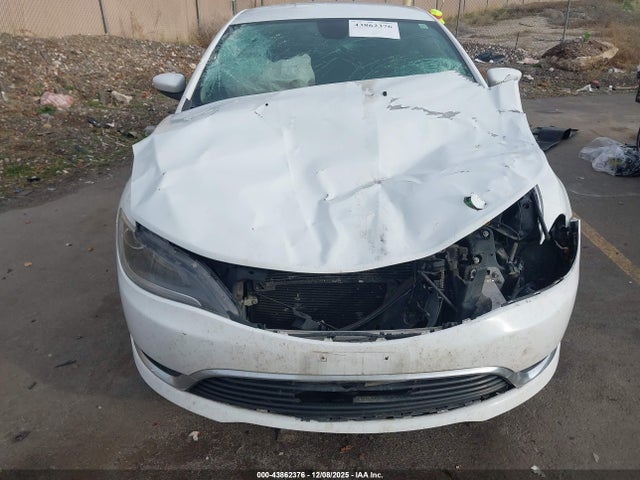 Chrysler 200 Limited 2015 1C3CCCAB1FN688449 Image 12