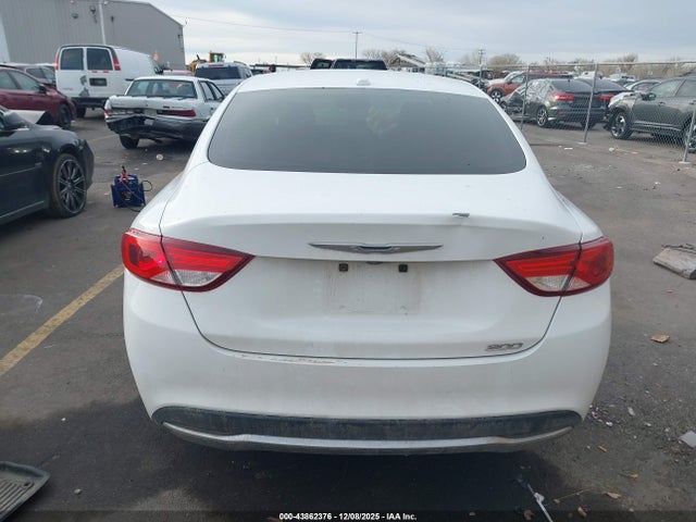 Chrysler 200 Limited 2015 1C3CCCAB1FN688449 Image 16
