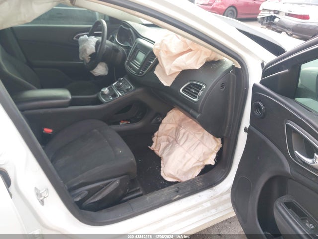 Chrysler 200 Limited 2015 1C3CCCAB1FN688449 Image 5