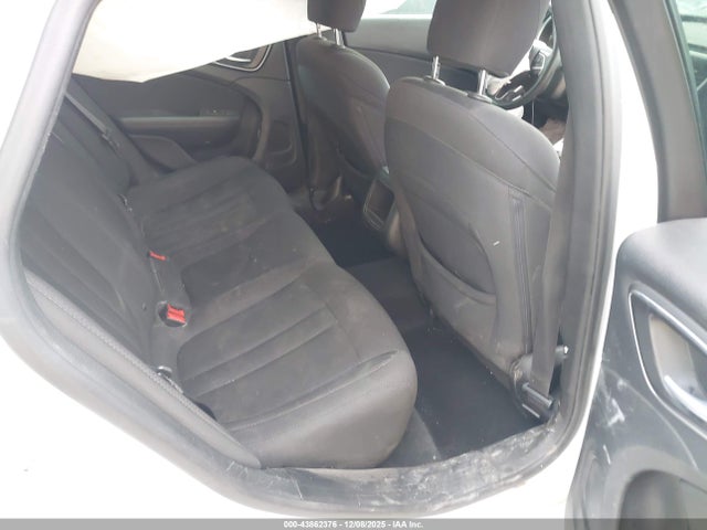 Chrysler 200 Limited 2015 1C3CCCAB1FN688449 Image 8