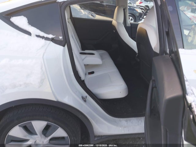 2023 TESLA MODEL Y 7SAYGDEE8PF799423 Photo 7