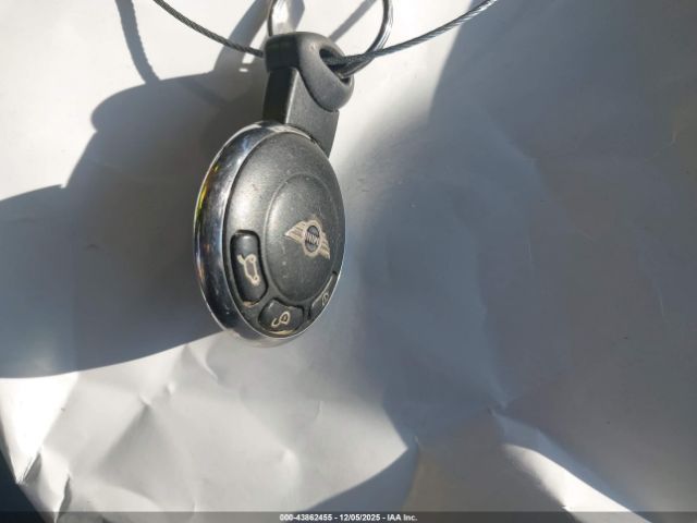 2010 MINI COOPER WMWMF3C59ATZ65445 Photo 10