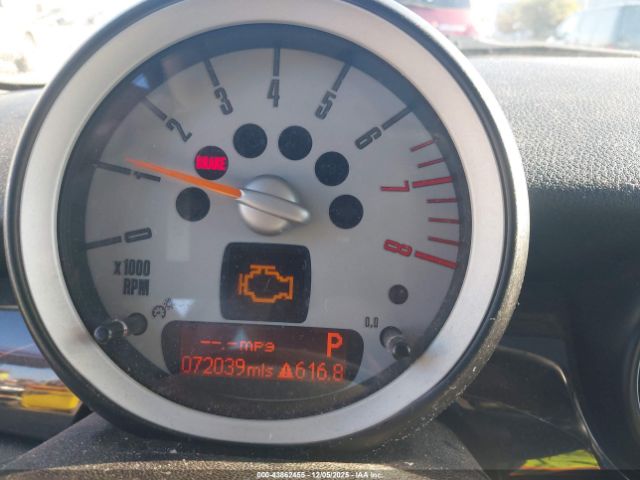 2010 MINI COOPER WMWMF3C59ATZ65445 Photo 6