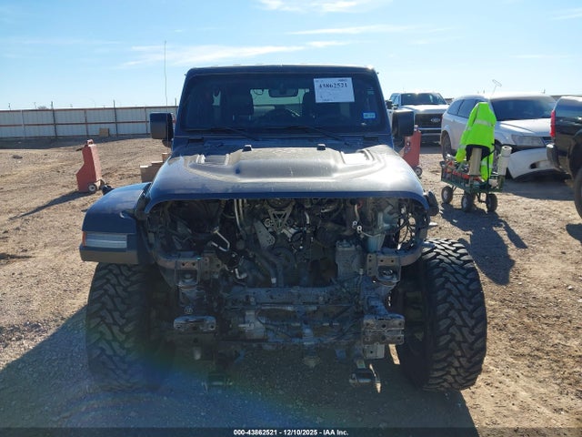 1C4HJXFG0JW211159 Jeep Wrangler Unlimited Rubicon 4x4