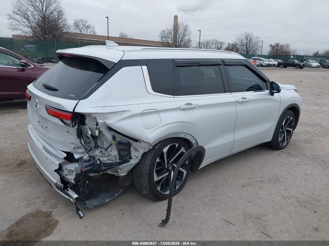 2023 MITSUBISHI OUTLANDER JA4J4VA83PZ025663 Photo 3