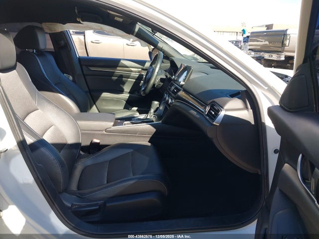 1HGCV1F32KA157257 Honda Accord Sport