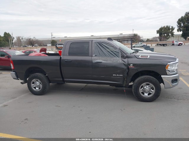 3C6UR5CL2KG643613 RAM 2500 Tradesman 4x4 6&#039;4 Box