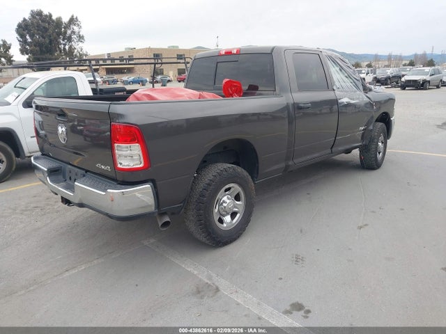 3C6UR5CL2KG643613 RAM 2500 Tradesman 4x4 6&#039;4 Box