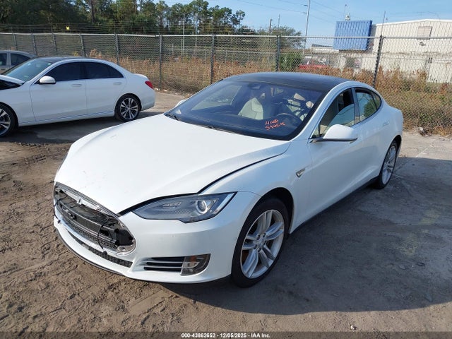 2015 TESLA MODEL S 5YJSA1E1XFF106771 Photo 1