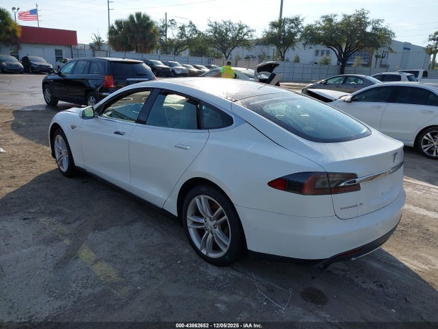 2015 TESLA MODEL S 5YJSA1E1XFF106771 Photo 2