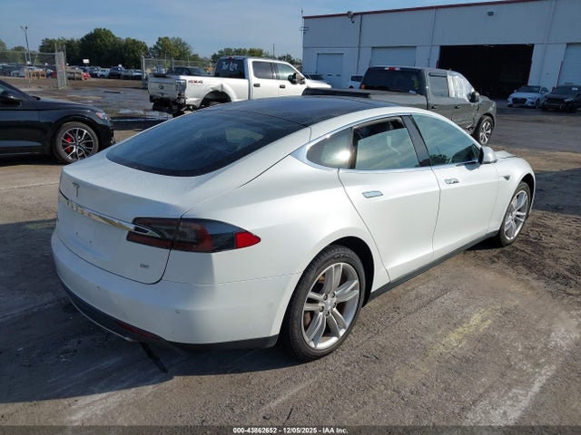 2015 TESLA MODEL S 5YJSA1E1XFF106771 Photo 3