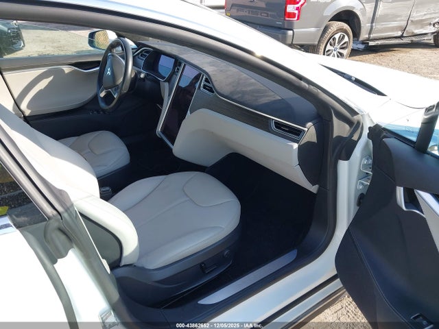 2015 TESLA MODEL S 5YJSA1E1XFF106771 Photo 4