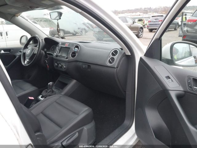 2011 VOLKSWAGEN TIGUAN WVGBV7AX9BW511586 Photo 4
