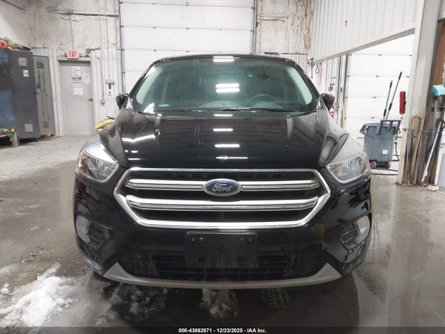 1FMCU9GD5HUA69829 Ford ESCAPE SE