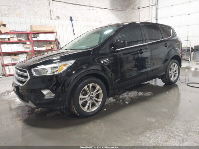 1FMCU9GD5HUA69829 Ford ESCAPE SE
