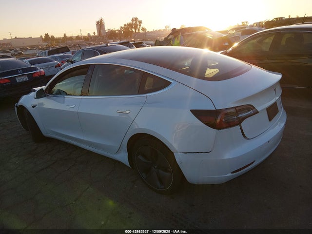 2019 TESLA MODEL 3 5YJ3E1EA5KF412313 Photo 2