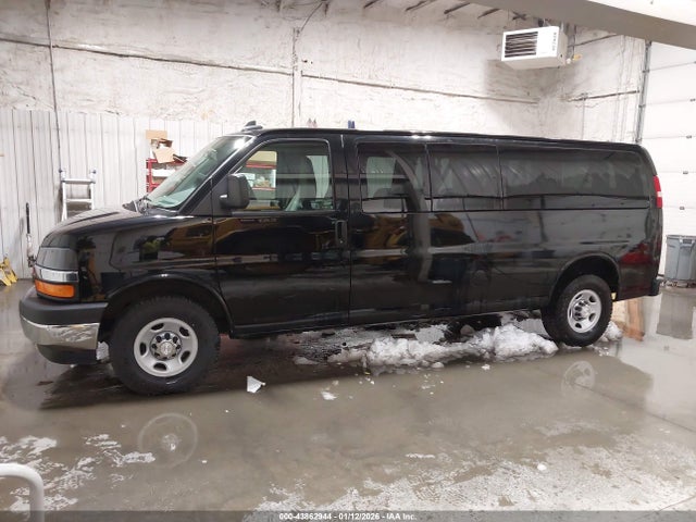1GAZGPFF8H1271295 Chevrolet Express 3500 Lt