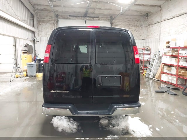 1GAZGPFF8H1271295 Chevrolet Express 3500 Lt