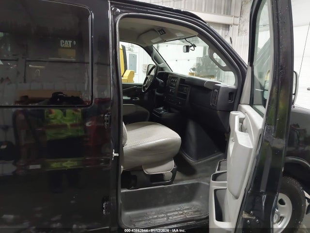 1GAZGPFF8H1271295 Chevrolet Express 3500 Lt