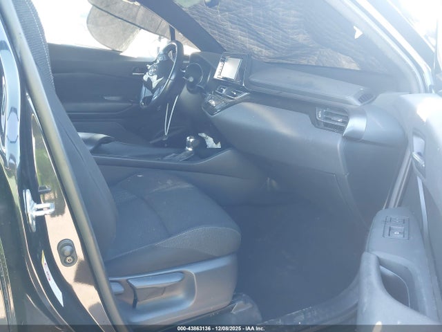 JTNKHMBX5J1009089 Toyota C-hr Xle Premium