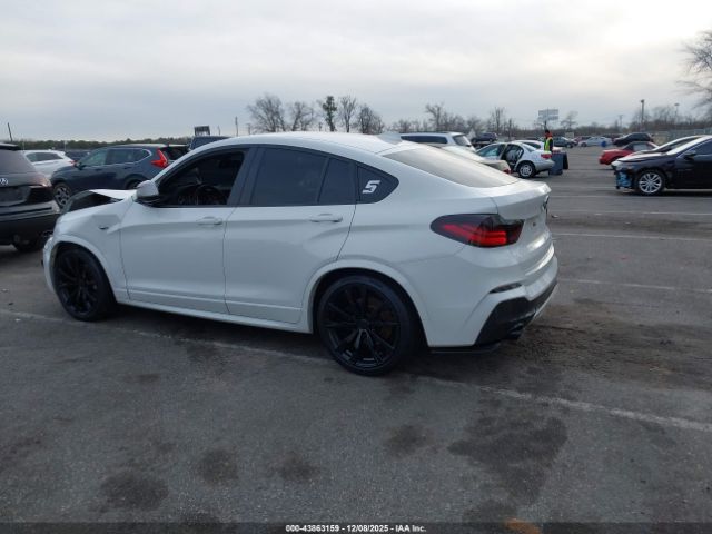 2017 BMW X4 5UXXW7C35H0W63683 Photo 2