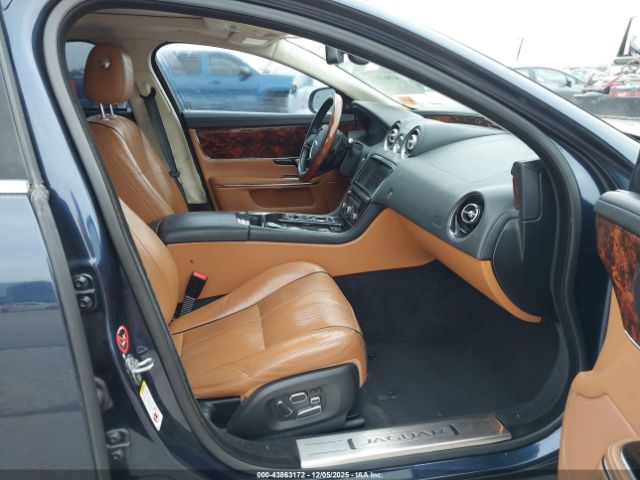 2015 JAGUAR XJ SAJWA2GZ6F8V90773 Photo 4