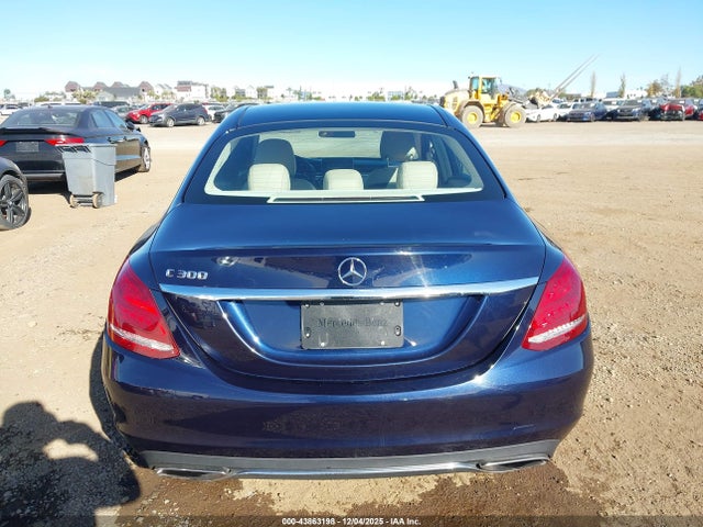Aukcja sprzedaży 2015 Mercedes-benz C 300 4matic, vin: 55SWF4KB1FU019082, numer aukcji: 43863198