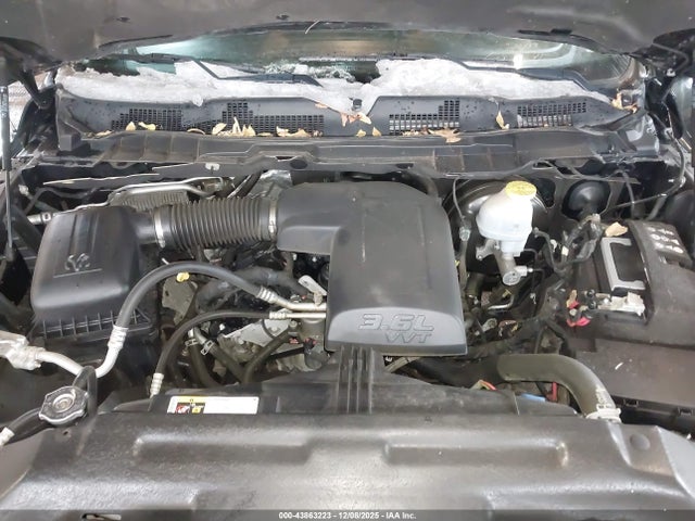 43863223 :رقم المزاد ، 1C6RR7LGXPS517620 vin ، 2023 Ram 1500 Classic Slt  4x4 5'7 Box مزاد بيع