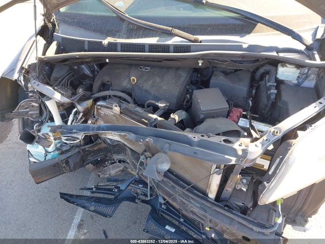 5TDKZ3DC5KS007918 Toyota Sienna Le 8 Passenger