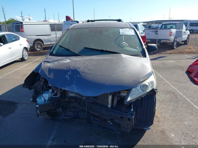 5TDKZ3DC5KS007918 Toyota Sienna Le 8 Passenger