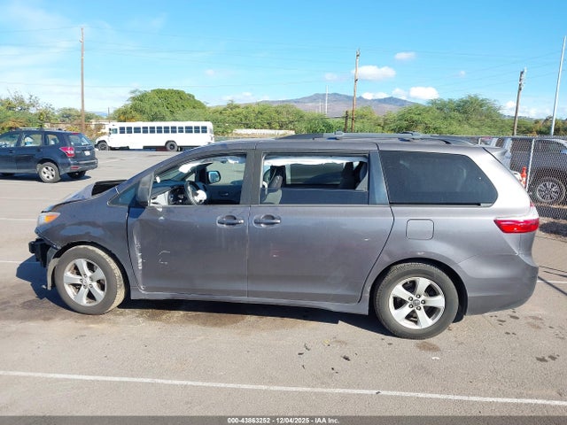 5TDKZ3DC5KS007918 Toyota Sienna Le 8 Passenger