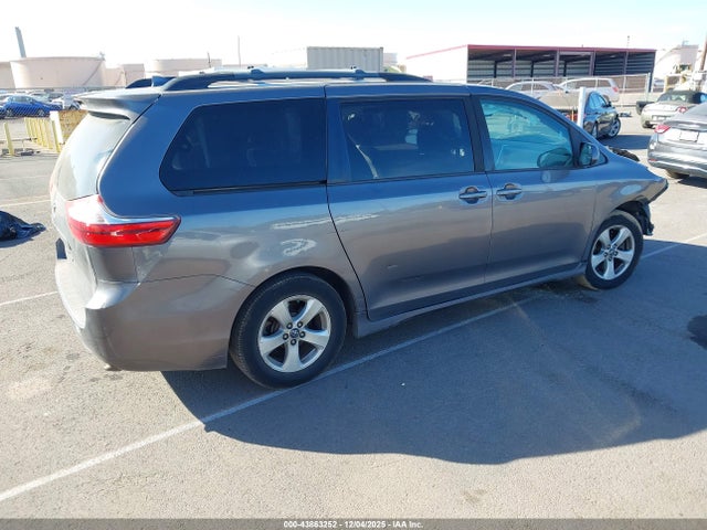 5TDKZ3DC5KS007918 Toyota Sienna Le 8 Passenger
