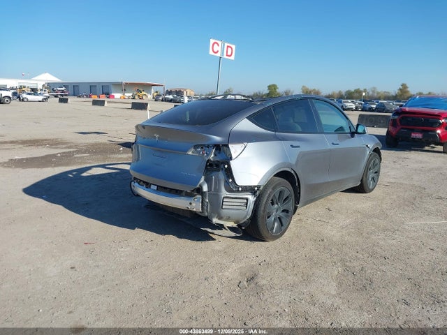 2024 TESLA MODEL Y 7SAYGDEE9RA330471 Photo 3