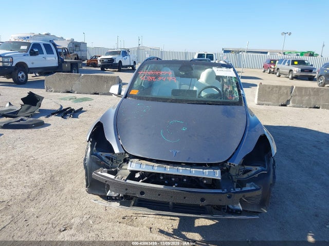 2024 TESLA MODEL Y 7SAYGDEE9RA330471 Photo 5