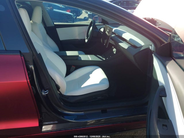 2025 TESLA MODEL 3 5YJ3E1EA8SF046427 Photo 4