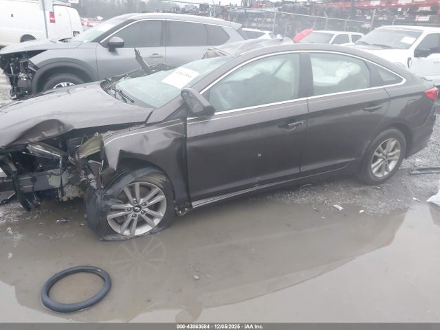 Hyundai SONATA SE 2015 5NPE24AF3FH202773 Image 2