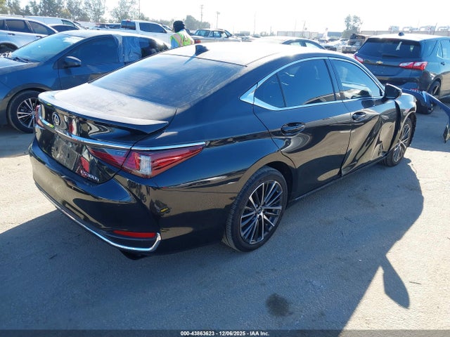 58ADA1C15RU046684 Lexus ES 300H